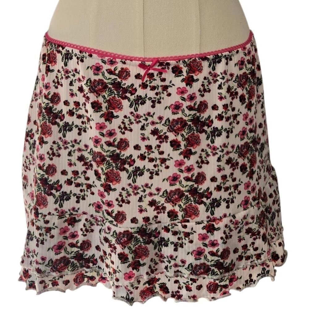 Adorable y2k floral low rise